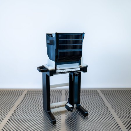 Manual Single Wafer Presenter 200 mm (8”) Manual Single Wafer Presenter 200 mm (8”)
